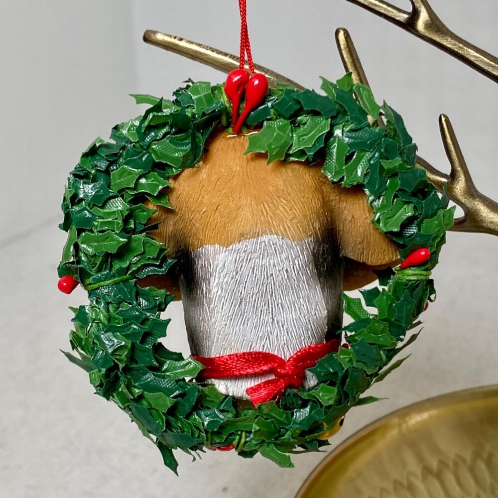 Beagle Wreath Vintage Christmas Ornament Terrier Hound Dog Carved Painted Resin - Picture 3 of 8